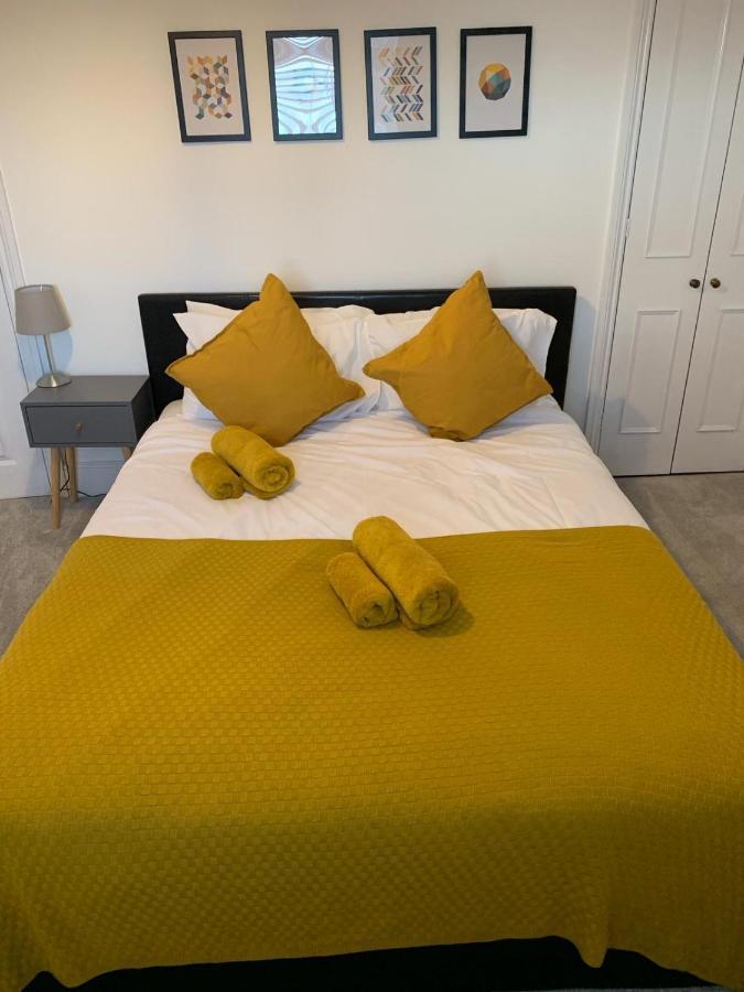 솔즈베리 The Coach House 아파트 호텔 외부 사진