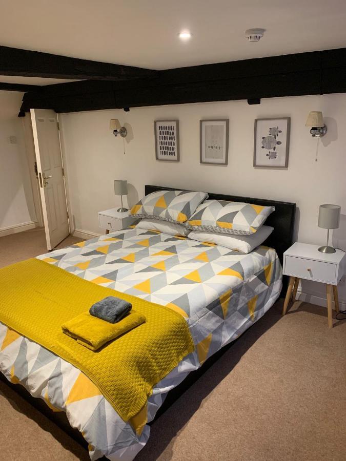 솔즈베리 The Coach House 아파트 호텔 외부 사진