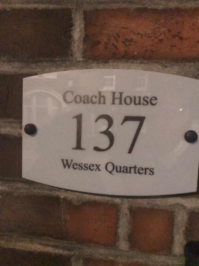 솔즈베리 The Coach House 아파트 호텔 외부 사진